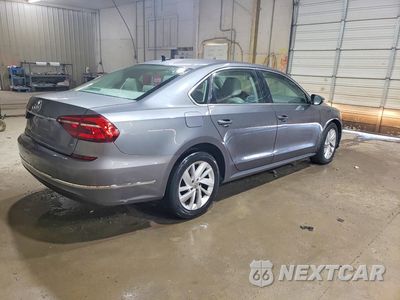 Trzecie zdjęcie samochodu z tyłu: 2018 VOLKSWAGEN PASSAT SE VIN:1VWBA7A30JC023542 - miniatura