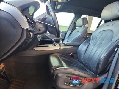 Zdjęcie 7 z 13 samochodu: 2017 BMW X5 XDR40E VIN:5UXKT0C39H0V96628 - miniatura