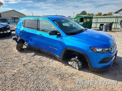 Czwarte zdjęcie samochodu z boku: 2024 JEEP COMPASS LATITUDE VIN:3C4NJDBN5RT591364 - miniatura