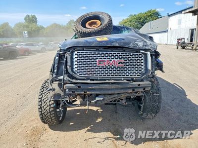 Piąte zdjęcie samochodu w środku: 2017 GMC YUKON DENALI VIN:1GKS2CKJ5HR384086 - miniatura