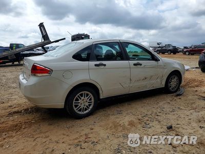 Trzecie zdjęcie samochodu z tyłu: 2011 FORD FOCUS SE VIN:1FAHP3FN1BW159117 - miniatura