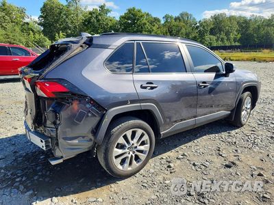 Trzecie zdjęcie samochodu z tyłu: 2024 TOYOTA RAV4 XLE PREMIUM VIN:2T3A1RFV0RC488241 - miniatura