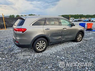 Trzecie zdjęcie samochodu z tyłu: 2018 KIA SORENTO LX VIN:5XYPG4A33JG392817 - miniatura