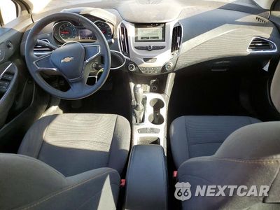 Zdjęcie 8 z 13 samochodu: 2018 CHEVROLET CRUZE LS VIN:1G1BC5SMXJ7222205 - miniatura
