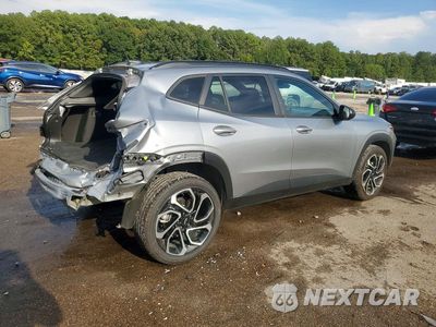 Trzecie zdjęcie samochodu z tyłu: 2024 CHEVROLET TRAX 2RS VIN:KL77LJE27RC151206 - miniatura