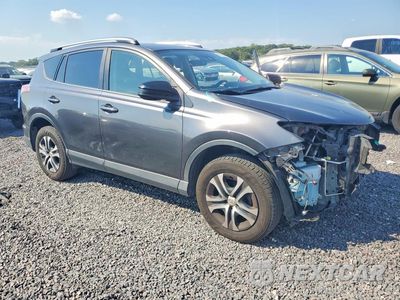 Czwarte zdjęcie samochodu z boku: 2017 TOYOTA RAV4 LE VIN:JTMZFREV7HJ124979 - miniatura