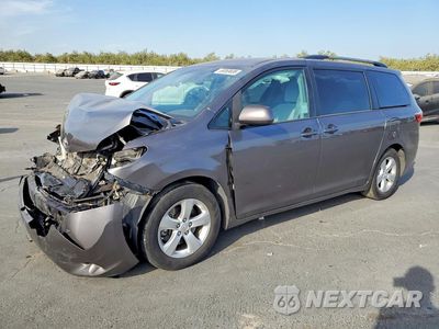 2015 TOYOTA SIENNA LE 5TDKK3DCXFS621308 - główne zdjęcie licytacji z USA - miniatura