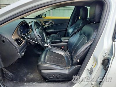 Zdjęcie 7 z 12 samochodu: 2015 CHRYSLER 200 C VIN:1C3CCCCGXFN509530 - miniatura