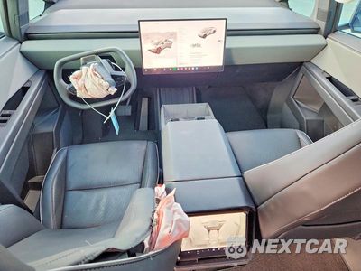 Zdjęcie 8 z 13 samochodu: 2026 TESLA CYBERTRUCK VIN:7G2CEHED6TA093194 - miniatura