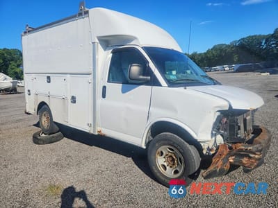 Czwarte zdjęcie samochodu z boku: 2008 CHEVROLET EXPRESS G3500 VIN:1GBHG31K181120514 - miniatura