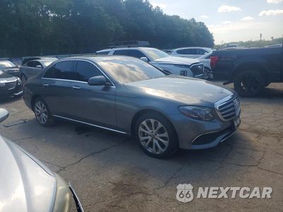 Czwarte zdjęcie samochodu z boku: 2018 MERCEDES-BENZ E 300 4MATIC VIN:WDDZF4KB9JA303937 - miniatura