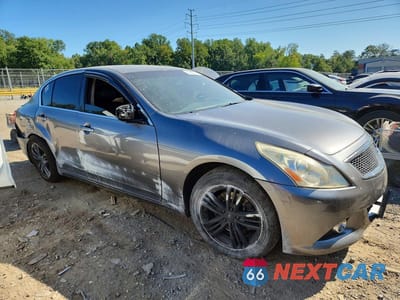Czwarte zdjęcie samochodu z boku: 2013 INFINITI G37 SEDAN X VIN:JN1CV6AR6DM757369 - miniatura