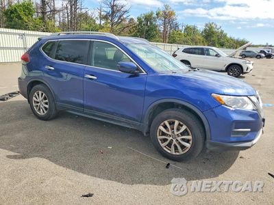 Czwarte zdjęcie samochodu z boku: 2019 NISSAN ROGUE SV VIN:5N1AT2MV4KC719178 - miniatura