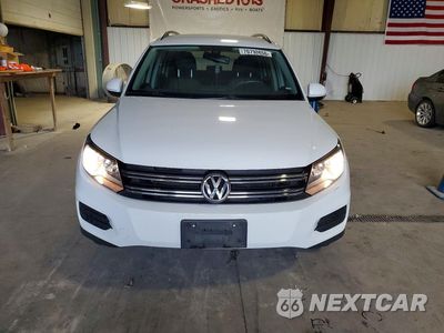 Piąte zdjęcie samochodu w środku: 2016 VOLKSWAGEN TIGUAN S VIN:WVGBV7AX4GW613644 - miniatura