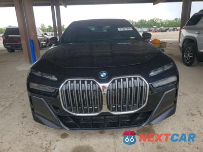 Piąte zdjęcie samochodu w środku: 2023 BMW 760 XI VIN:WBA33EJ0XPCM28471 - miniatura