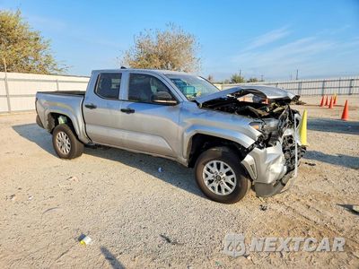 Czwarte zdjęcie samochodu z boku: 2026 TOYOTA TACOMA SR VIN:3TYKD5HN4TT048116 - miniatura