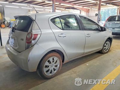 Trzecie zdjęcie samochodu z tyłu: 2014 TOYOTA PRIUS C ONE VIN:JTDKDTB33E1564152 - miniatura