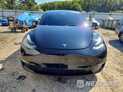 Piąte zdjęcie samochodu w środku: 2023 TESLA MODEL Y VIN:7SAYGDEF6PF842746 - miniatura
