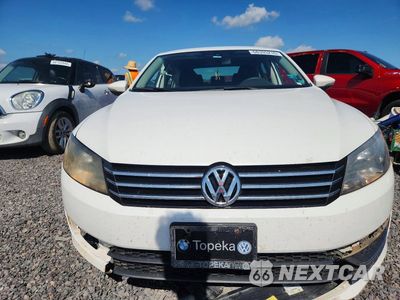 Piąte zdjęcie samochodu w środku: 2012 VOLKSWAGEN PASSAT S VIN:1VWAP7A32CC090611 - miniatura