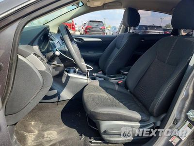 Zdjęcie 7 z 12 samochodu: 2016 NISSAN SENTRA S VIN:3N1AB7AP8GY215535 - miniatura