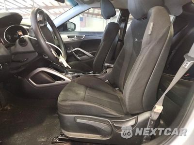 Zdjęcie 7 z 12 samochodu: 2013 HYUNDAI VELOSTER BASE VIN:KMHTC6AD1DU146278 - miniatura
