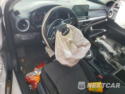 Zdjęcie 8 z 12 samochodu: 2024 KIA FORTE LXS VIN:3KPF24ADXRE791011 - miniatura