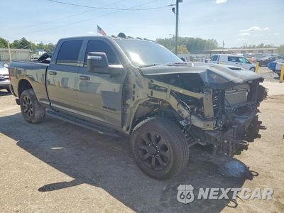 Czwarte zdjęcie samochodu z boku: 2026 RAM 2500 4WD LARAMIE VIN:3C63R5FL0TG248256 - miniatura