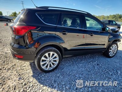 Trzecie zdjęcie samochodu z tyłu: 2019 FORD ESCAPE SEL VIN:1FMCU9HD9KUB55375 - miniatura