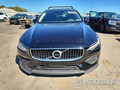 Piąte zdjęcie samochodu w środku: 2021 VOLVO V60 CROSS COUNTRY T5 MOMENTUM VIN:YV4102WK3M1066029 - miniatura