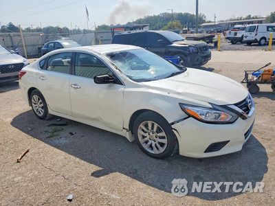 Czwarte zdjęcie samochodu z boku: 2018 NISSAN ALTIMA 2.5 S VIN:1N4AL3AP7JC299968 - miniatura