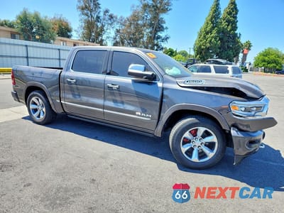 Czwarte zdjęcie samochodu z boku: 2019 RAM 1500 LIMITED VIN:1C6RREHT9KN701125 - miniatura