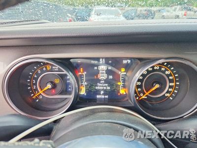 Zdjęcie 9 z 12 samochodu: 2018 JEEP WRANGLER UNLIMITED SAHARA VIN:1C4HJXEG7JW239462 - miniatura