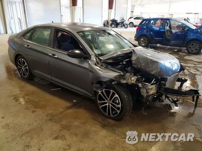 Czwarte zdjęcie samochodu z boku: 2023 VOLKSWAGEN JETTA SPORT VIN:3VWBM7BU4PM037630 - miniatura