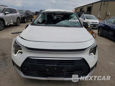 Piąte zdjęcie samochodu w środku: 2026 KIA NIRO LX VIN:KNDCP3LE6T5367333 - miniatura