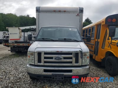 Piąte zdjęcie samochodu w środku: 2013 FORD E350 BOX TRUCK VIN:1FDWE3FS0DDA69240 - miniatura