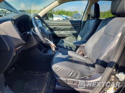 Zdjęcie 7 z 13 samochodu: 2016 MITSUBISHI OUTLANDER SE VIN:JA4AD3A30GZ008960 - miniatura