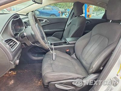 Zdjęcie 7 z 12 samochodu: 2015 CHRYSLER 200 LIMITED VIN:1C3CCCAB6FN691461 - miniatura