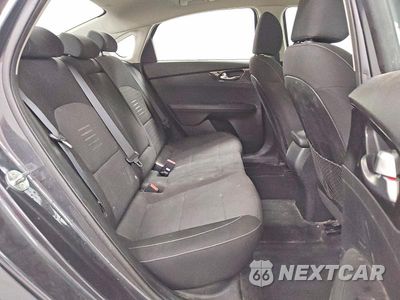 Zdjęcie 10 z 12 samochodu: 2019 KIA FORTE S VIN:3KPF34AD8KE039911 - miniatura