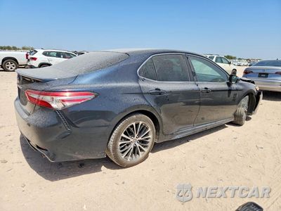 Trzecie zdjęcie samochodu z tyłu: 2018 TOYOTA CAMRY SE VIN:4T1B11HK0JU559863 - miniatura