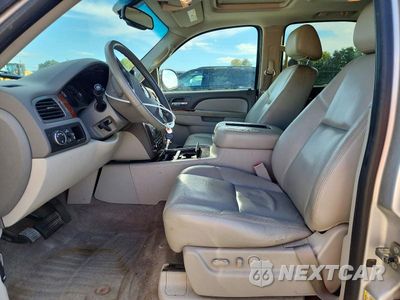 Zdjęcie 7 z 12 samochodu: 2010 CHEVROLET TAHOE C1500 LTZ VIN:1GNUCCE07AR220307 - miniatura