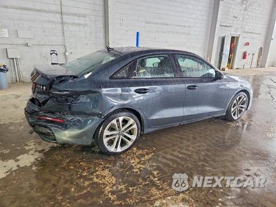 Trzecie zdjęcie samochodu z tyłu: 2026 AUDI A3 PREMIUM VIN:WAUGUDGY7TA018450 - miniatura