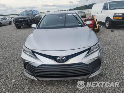 Piąte zdjęcie samochodu w środku: 2022 TOYOTA CAMRY LE VIN:4T1C11AK4NU638179 - miniatura