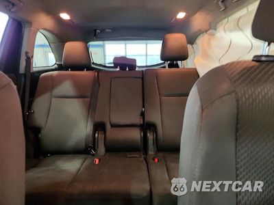 Zdjęcie 10 z 13 samochodu: 2019 TOYOTA HIGHLANDER LE VIN:5TDBZRFH0KS707986 - miniatura