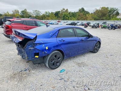 Trzecie zdjęcie samochodu z tyłu: 2022 HYUNDAI ELANTRA SEL VIN:5NPLS4AG3NH064912 - miniatura