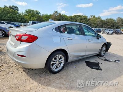 Trzecie zdjęcie samochodu z tyłu: 2019 CHEVROLET CRUZE LT VIN:1G1BE5SM0K7140995 - miniatura