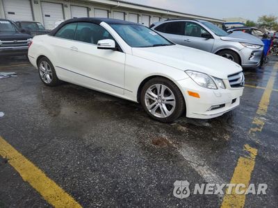 Czwarte zdjęcie samochodu z boku: 2011 MERCEDES-BENZ E 350 VIN:WDDKK5GFXBF080696 - miniatura