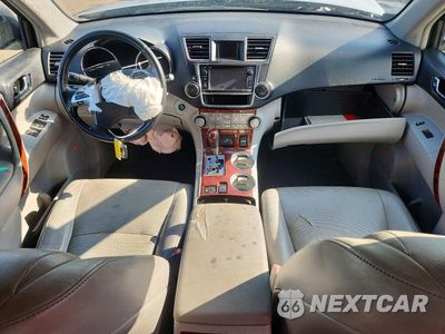 Zdjęcie 8 z 14 samochodu: 2013 TOYOTA HIGHLANDER LIMITED VIN:5TDDK3EH0DS232760 - miniatura