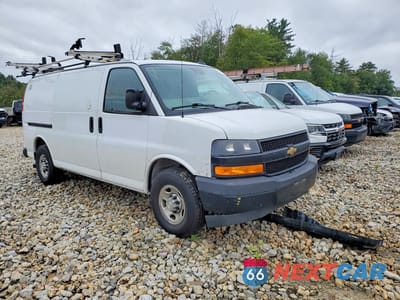 Czwarte zdjęcie samochodu z boku: 2020 CHEVROLET EXPRESS G2500 VIN:1GCWGAFG0L1242219 - miniatura
