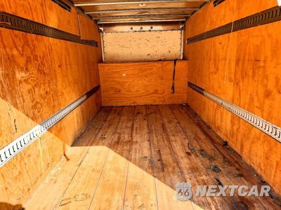 Zdjęcie 10 z 13 samochodu: 2015 FORD E350 BOX TRUCK VIN:1FDWE3FL4FDA13880 - miniatura