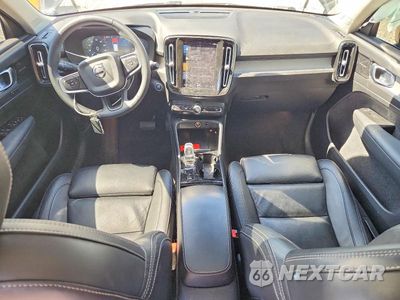 Zdjęcie 8 z 13 samochodu: 2022 VOLVO XC40 T5 INSCRIPTION VIN:YV4162UL0N2756732 - miniatura